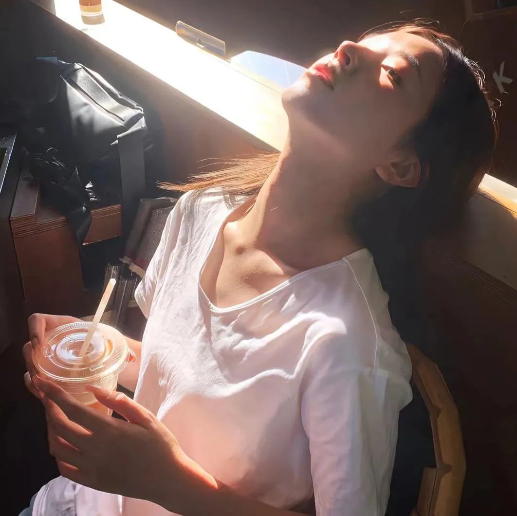 姐妹双行之巴黎护照